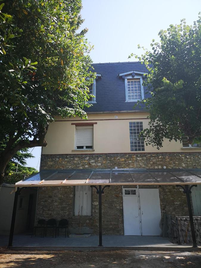 Residence De La Republique Bessancourt ภายนอก รูปภาพ
